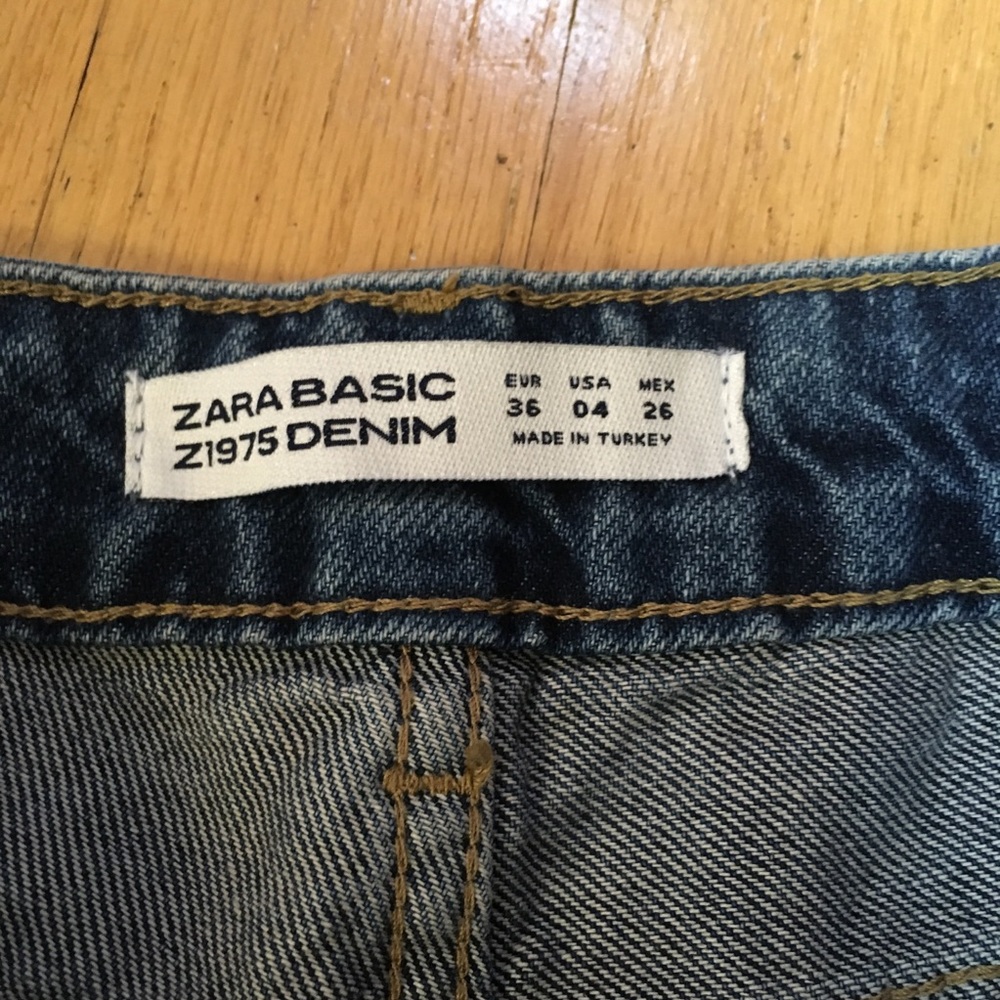 πHPπ ZARA Jeans With Sequin Embellishments - Picture 9 of 15